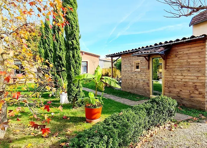Cabane Cote Jardin